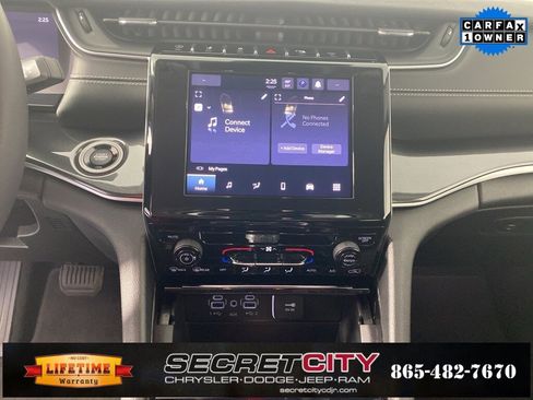 Used 2023 Jeep Grand Cherokee Laredo image 20