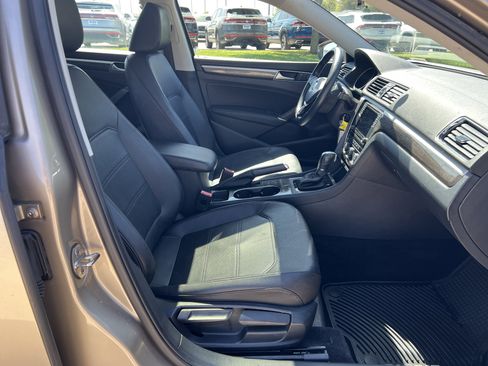 Used 2016 Volkswagen Passat 1.8T SE image 29
