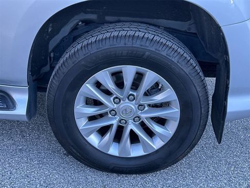 Used 2015 Lexus GX 460 image 11