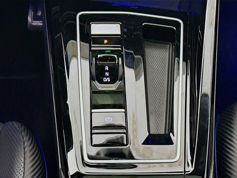 Used 2024 Volkswagen Golf R 2.0L TSI 4MOTION 7-Speed DSG T image 14