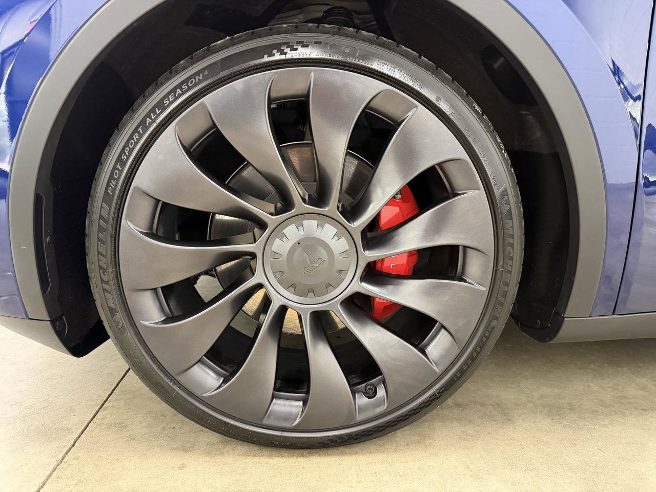 Used 2023 Tesla Model Y Performance AWD/4WD image 7