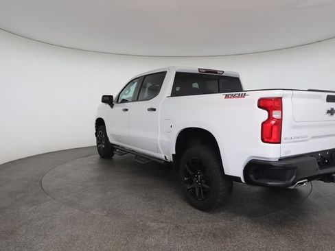 Used 2021 Chevrolet Silverado 1500 LT Trail Boss w/ LT Trail Boss Premium Package AWD/4WD image 16