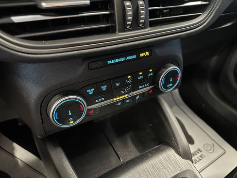 Used 2025 Ford Escape Active w/ Cold Weather Package AWD/4WD image 15
