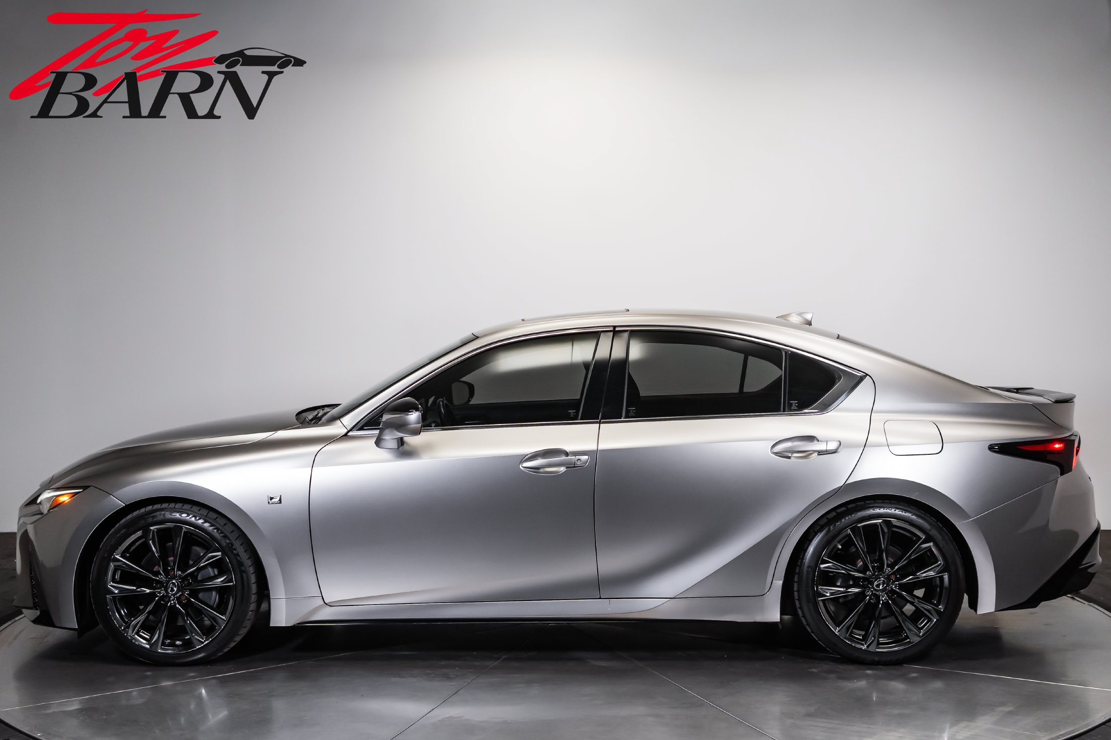 Used 2021 Lexus IS 350 F Sport RWD image 2