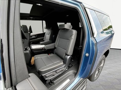 New 2026 GMC Yukon XL Elevation w/ Elevation Premium Package AWD/4WD image 18