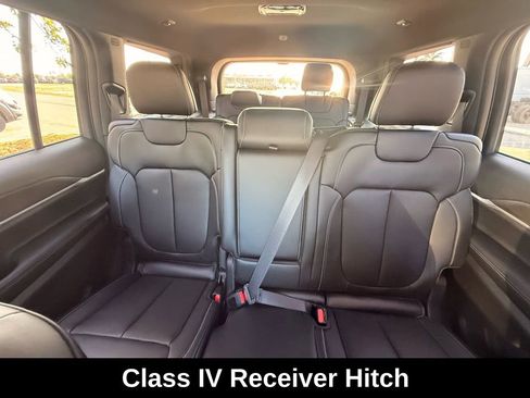 New 2026 Jeep Grand Cherokee L Limited w/ Luxury Tech Group II AWD/4WD image 23