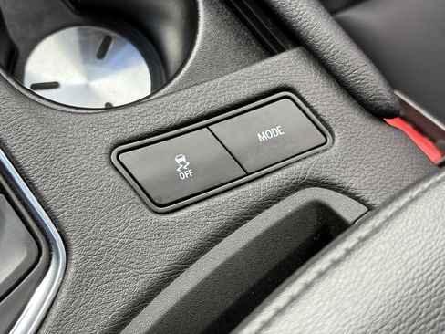 Certified 2024 Cadillac XT6 Luxury image 30