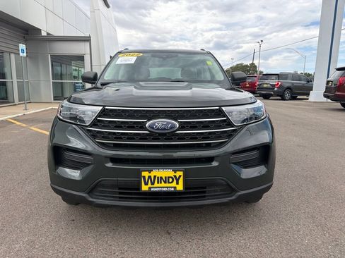 Used 2022 Ford Explorer XLT AWD/4WD image 3