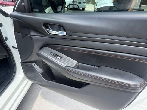 Used 2021 Nissan Altima 2.5 SR FWD image 16