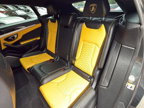 Used 2019 Lamborghini Urus AWD/4WD image 25