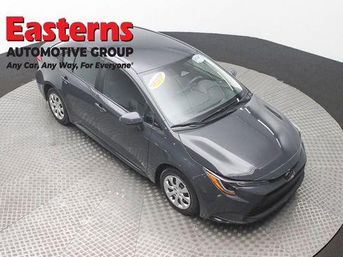 Used 2025 Toyota Corolla LE image 3