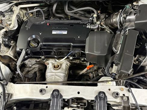 Used 2016 Honda CR-V Touring image 34