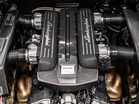 Used 2010 Lamborghini Murcielago LP 670-4 SV image 12