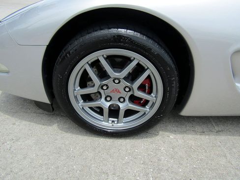 Used 2004 Chevrolet Corvette Z06 RWD image 25