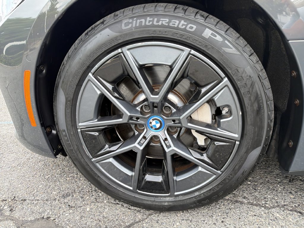 Used 2024 BMW i4 eDrive35 w/ Premium Package RWD image 16