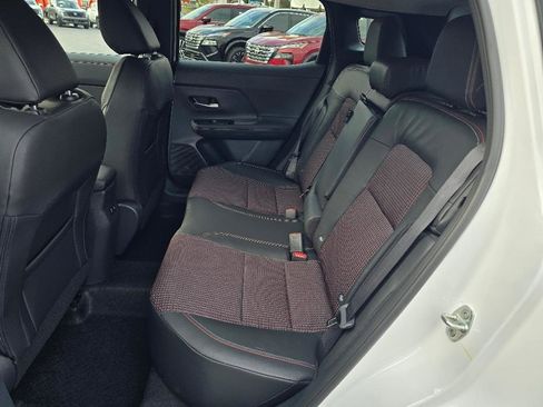 New 2025 Nissan Kicks SR image 10