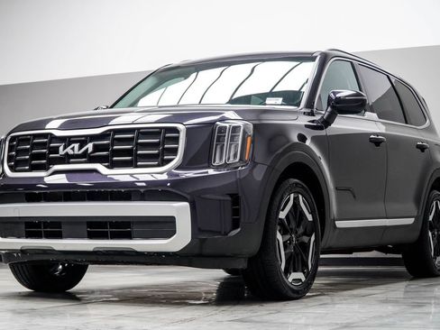 Used 2025 Kia Telluride S FWD image 8