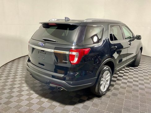 Used 2018 Ford Explorer XLT AWD/4WD image 18