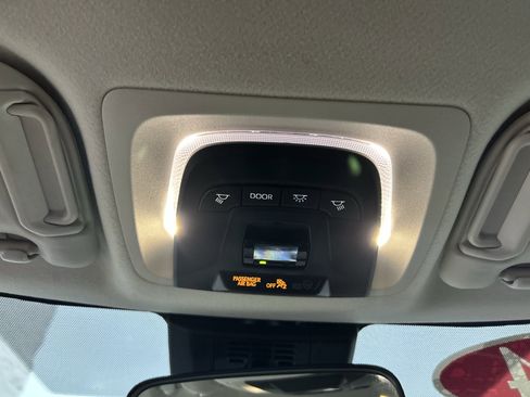 Certified 2024 Toyota Corolla LE image 31