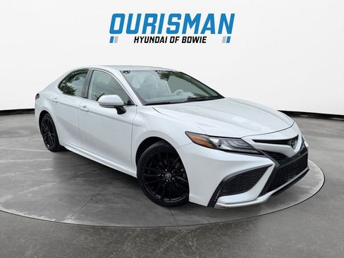 Used 2023 Toyota Camry XSE FWD image 1