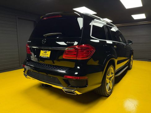 Used 2015 Mercedes-Benz GL 550 4MATIC image 6