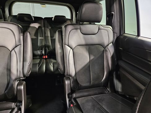 Used 2025 Jeep Grand Cherokee L Laredo RWD image 14