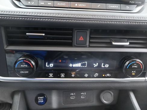 Used 2025 Nissan Rogue SV FWD image 23