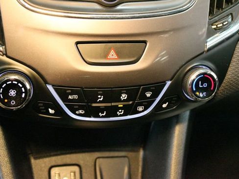 Used 2019 Chevrolet Cruze LT w/ LT True North Edition FWD image 25