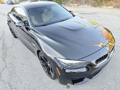 Used 2018 BMW M4 Coupe image 11
