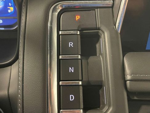 Used 2023 Chevrolet Tahoe Z71 w/ Luxury Package image 36