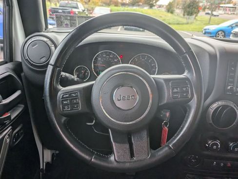 Used 2018 Jeep Wrangler Unlimited Sport S image 12