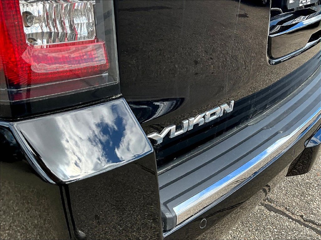Used 2019 GMC Yukon Denali w/ Denali Ultimate Black Edition AWD/4WD image 26