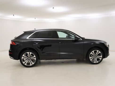 Used 2019 Audi Q8 Prestige image 2