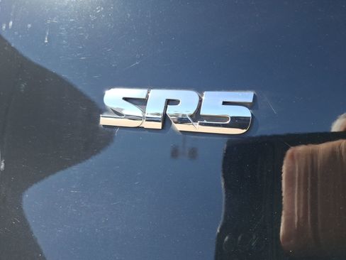 Used 2014 Toyota 4Runner SR5 image 11