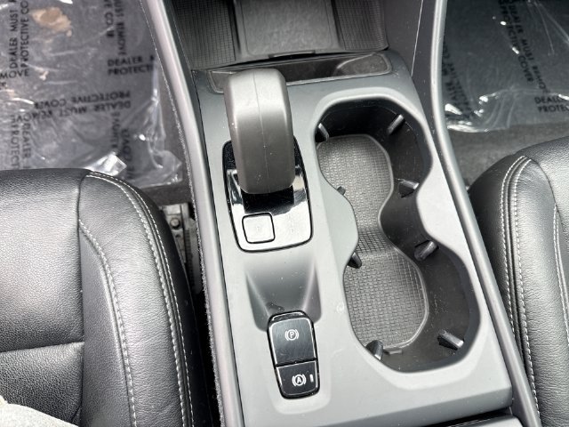 Certified 2024 Volvo XC40 B5 Core AWD/4WD image 26