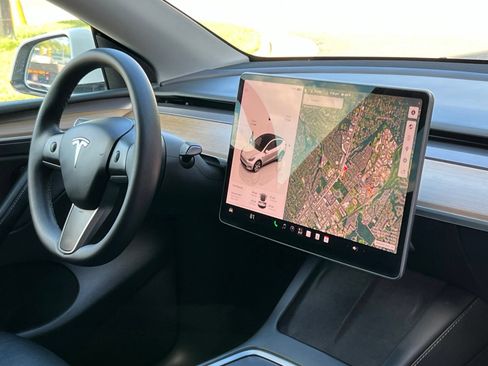 Used 2023 Tesla Model Y Long Range AWD/4WD image 15