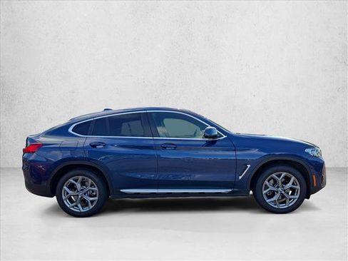 Used 2025 BMW X4 xDrive30i AWD/4WD image 4