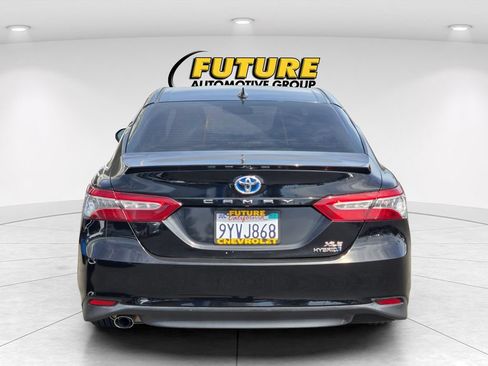Used 2020 Toyota Camry XLE FWD image 5