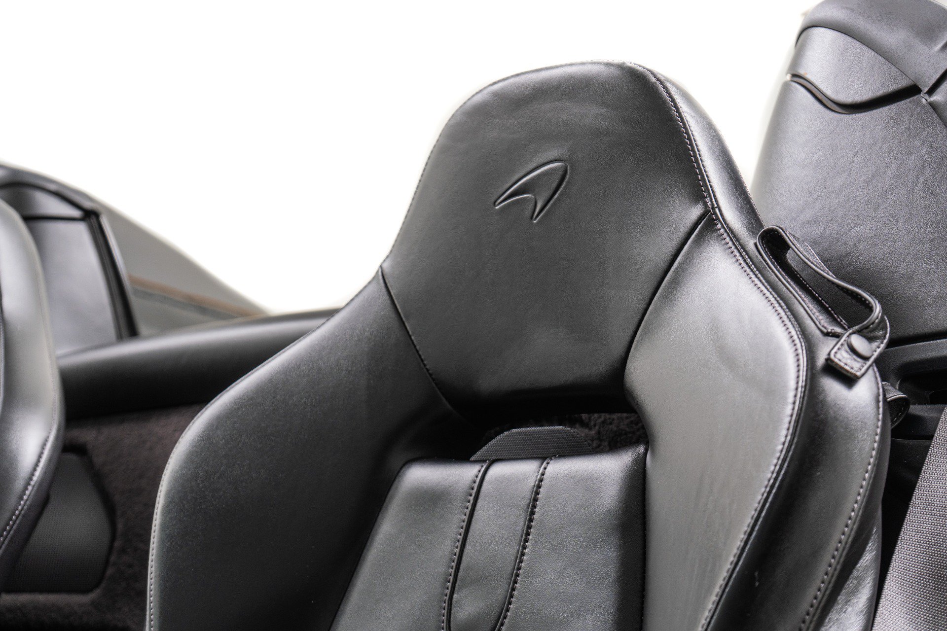 Used 2020 McLaren 570S Spider RWD image 24