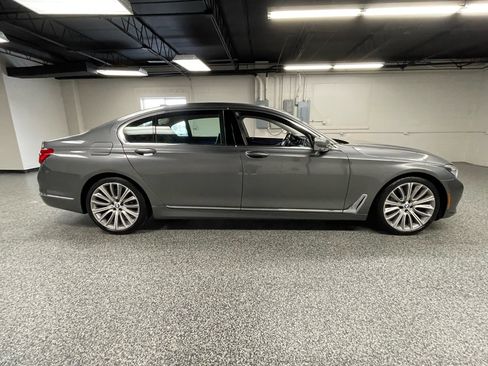 Used 2016 BMW 750i xDrive 750i xDrive image 2