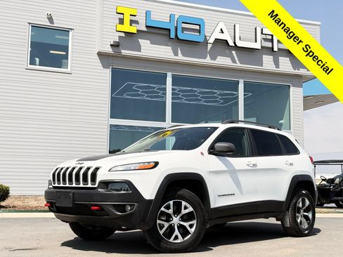 Used 2017 Jeep Cherokee Trailhawk AWD/4WD image 1
