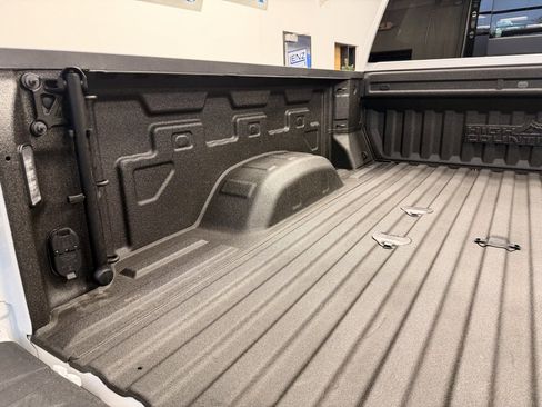 Used 2023 Chevrolet Silverado 3500 High Country image 9