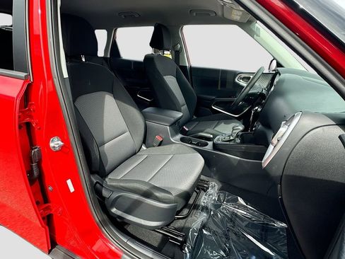 Certified 2024 Kia Soul LX FWD image 25
