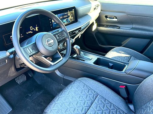 New 2025 Nissan Kicks SV w/ SV Premium Package image 9