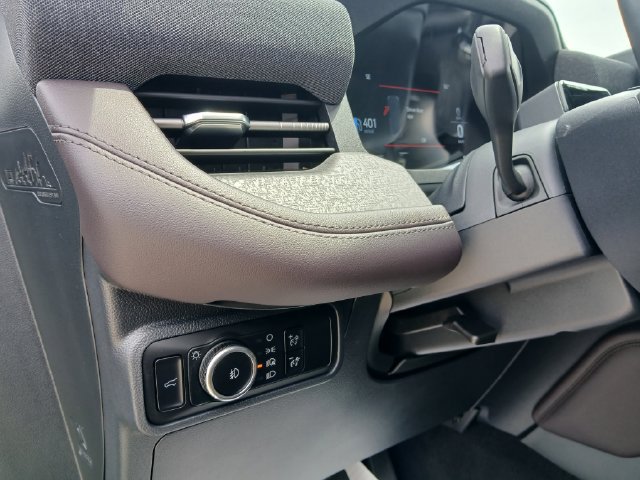Used 2025 Ford Explorer Platinum w/ LUX Leather Package AWD/4WD image 33