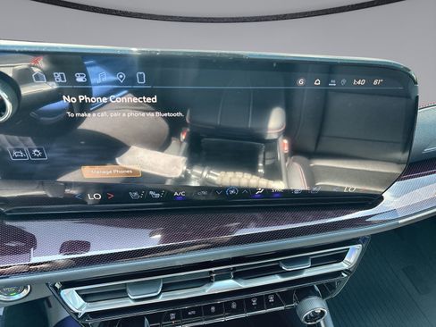New 2026 Chevrolet Traverse RS w/ LPO, Floor Liner Package AWD/4WD image 28
