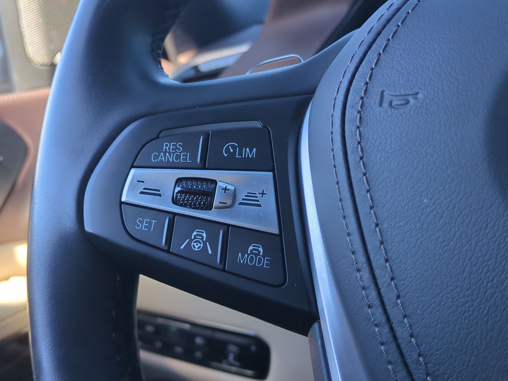 Used 2019 BMW X5 xDrive40i w/ Premium Package AWD/4WD image 19