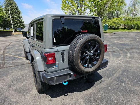 Used 2023 Jeep Wrangler Unlimited Sahara w/ Cold Weather Group AWD/4WD image 3