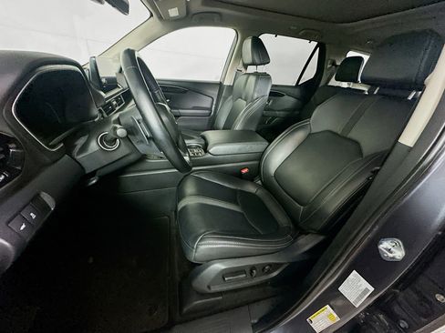 Used 2023 Honda Pilot Touring image 13