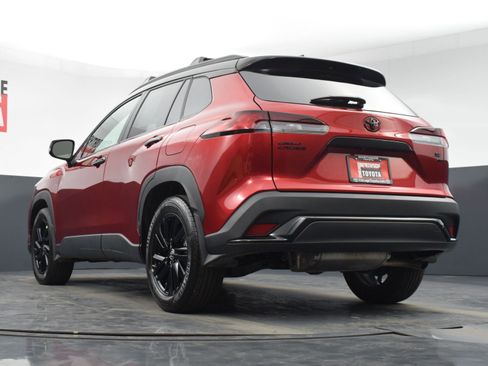 Used 2025 Toyota Corolla Cross AWD Hybrid w/ Moonroof Package image 29